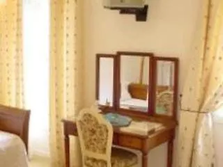 Ξενοδοχείο Armenonville 3*