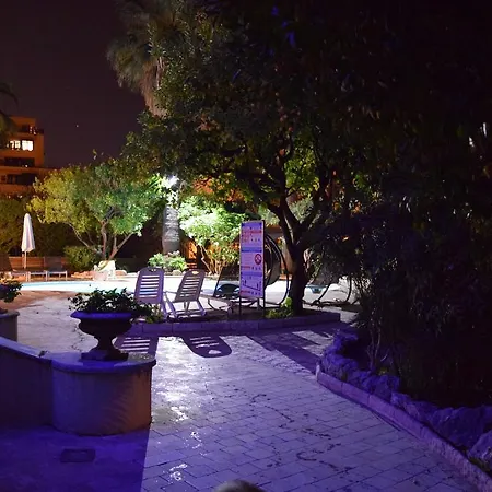 Ξενοδοχείο Armenonville 3*